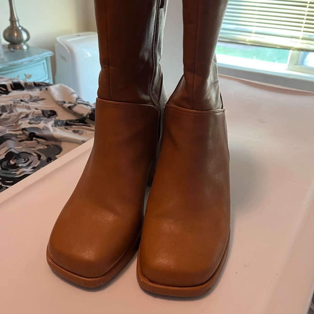 Elegant Tan Leather Ankle Boots
